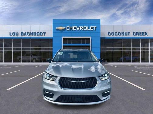 2024 Chrysler Pacifica Touring-L