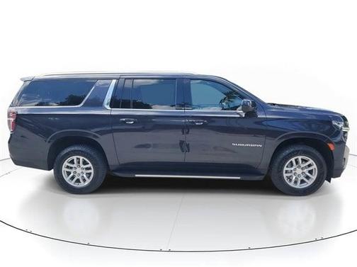 2023 Chevrolet Suburban LT