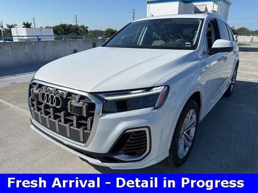 2025 Audi Q7 55 Premium Plus