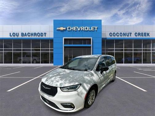 2024 Chrysler Pacifica Touring
