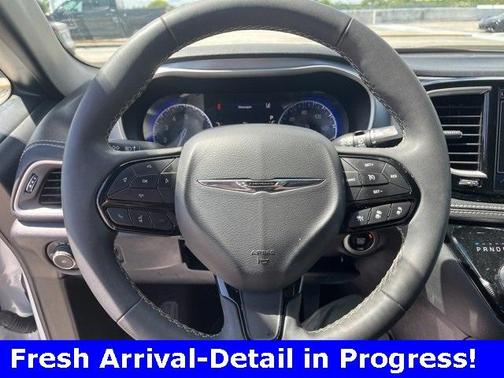 2024 Chrysler Pacifica Touring