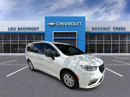 2024 Chrysler Pacifica Touring
