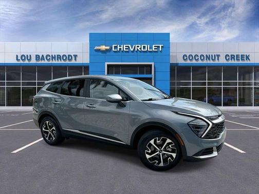 Silver 2024 Kia Sportage EX