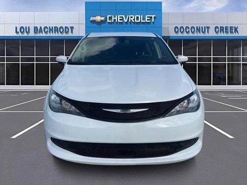 2021 Chrysler Voyager L