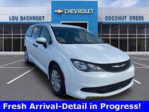 2021 Chrysler Voyager L
