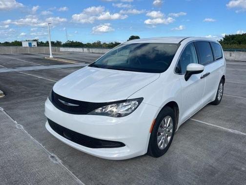 2021 Chrysler Voyager L