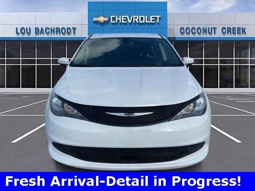 2021 Chrysler Voyager L