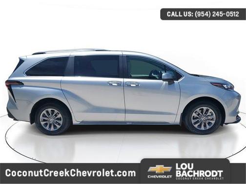 2024 Toyota Sienna XLE