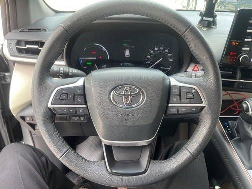 2024 Toyota Sienna XLE