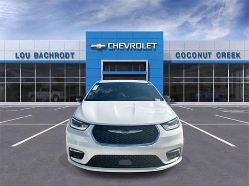 2024 Chrysler Pacifica Touring