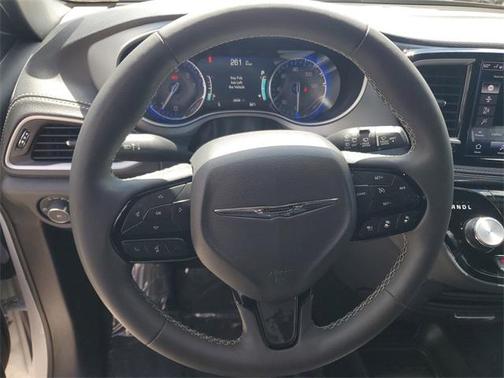 2024 Chrysler Pacifica Touring