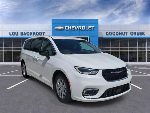2024 Chrysler Pacifica Touring