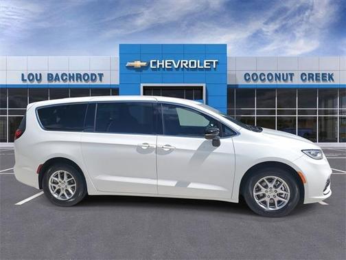 2024 Chrysler Pacifica Touring