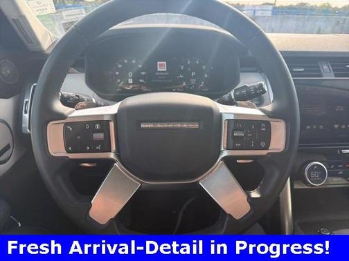 2025 Land Rover Discovery P300 S