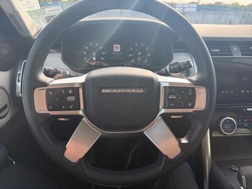 2025 Land Rover Discovery P300 S