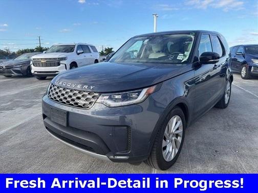 2025 Land Rover Discovery P300 S