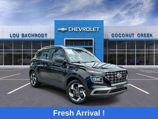 Onyx Black 2025 Hyundai VENUE SEL