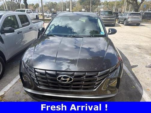 2023 Hyundai TUCSON SE