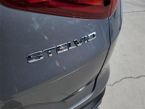 2021 Alfa Romeo Stelvio Base