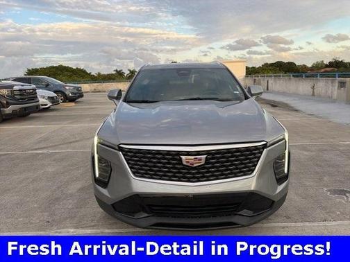 2024 Cadillac XT4 Premium Luxury