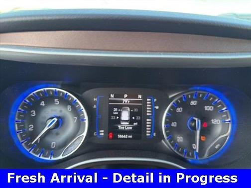 2022 Chrysler Voyager LX