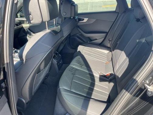 2023 Audi A4 45 S line Premium Plus