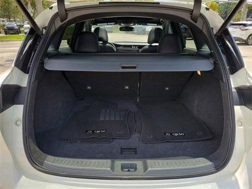2022 INFINITI QX50 Luxe