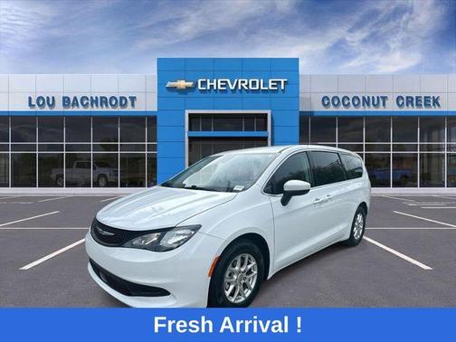 Bright White Clearcoat 2023 Chrysler Voyager LX