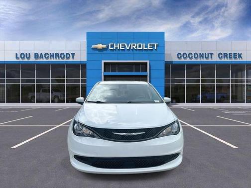 Bright White Clearcoat 2023 Chrysler Voyager LX