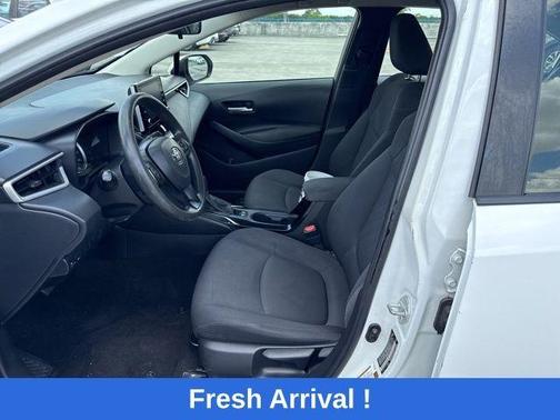 Super White 2021 Toyota Corolla LE