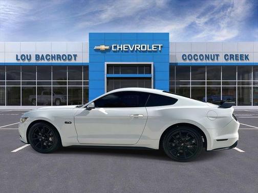 Oxford White 2017 Ford Mustang GT Premium
