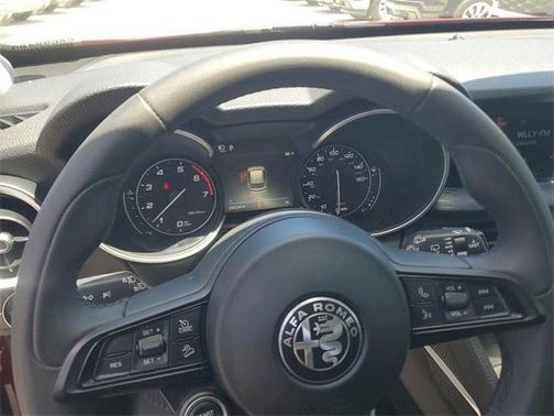 2021 Alfa Romeo Stelvio Base