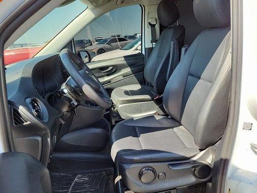 2022 Mercedes-Benz Metris Base