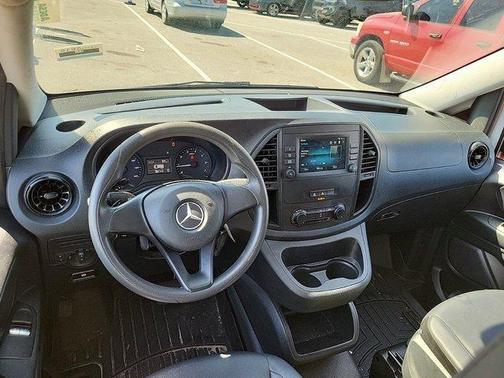 2022 Mercedes-Benz Metris Base