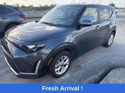 Gravity Gray 2024 Kia Soul LX