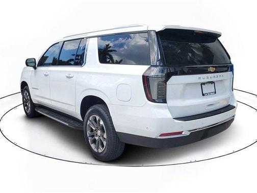 2025 Chevrolet Suburban LT