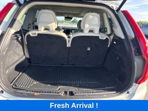 White 2020 Volvo XC90 T6 Momentum 6 Passenger