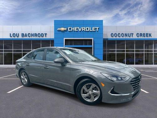 Gray 2022 Hyundai SONATA SE