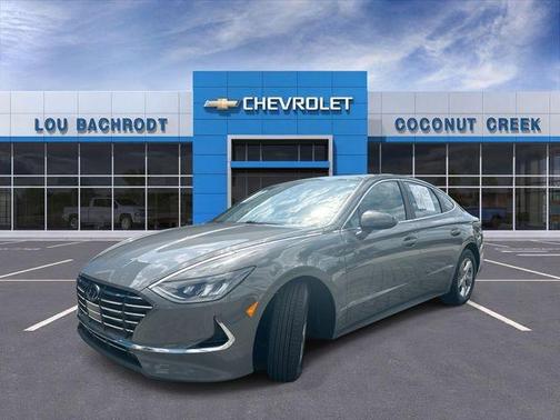 Gray 2022 Hyundai SONATA SE