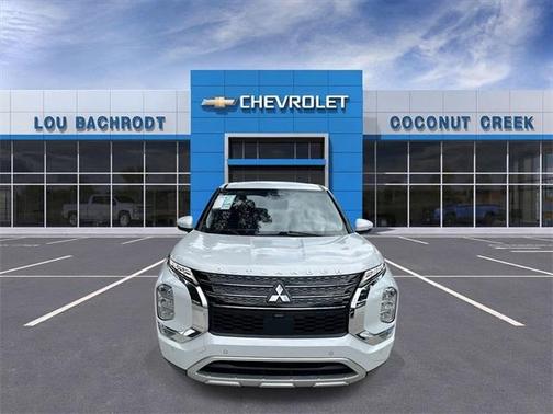 2023 Mitsubishi Outlander SE