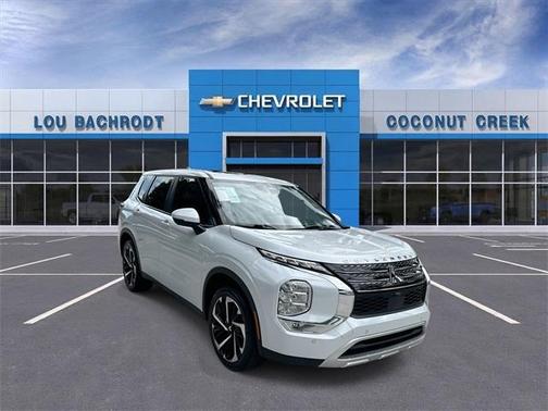 2023 Mitsubishi Outlander SE