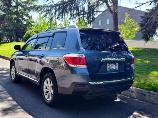 2012 Toyota Highlander SE