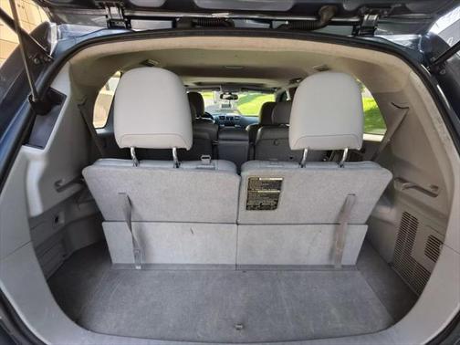 2012 Toyota Highlander SE