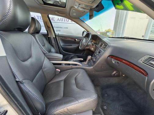 2002 Volvo V70 XC