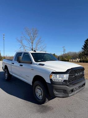 2022 RAM 2500 Tradesman Crew Cab 4x4 6'4' Box