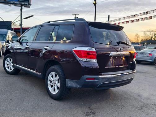 2012 Toyota Highlander SE