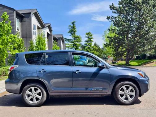 2014 Toyota RAV4 EV EV Sport Utility 4D