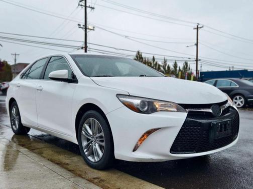 2017 Toyota Camry SE