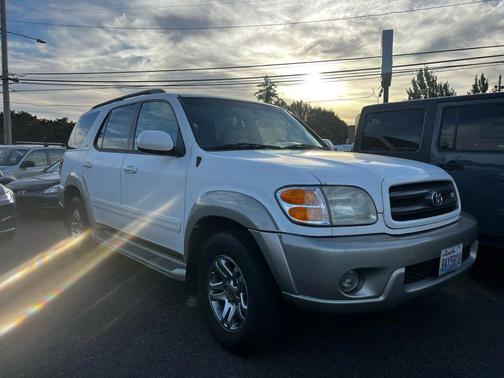 2004 Toyota Sequoia SR5