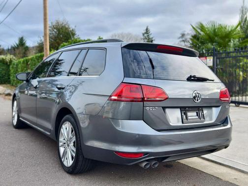 2015 Volkswagen Golf SportWagen TDI SE 4-Door